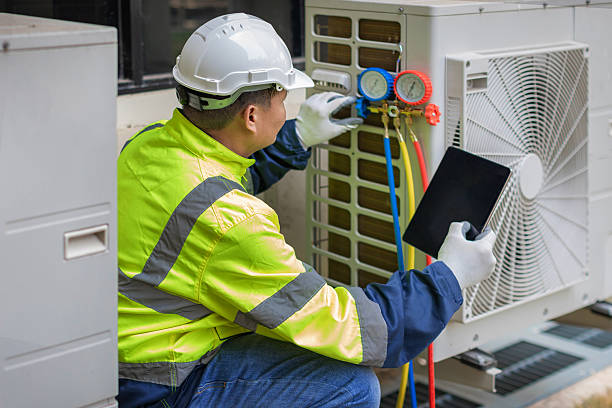Professional Hvac technician working in Edgewood, OH